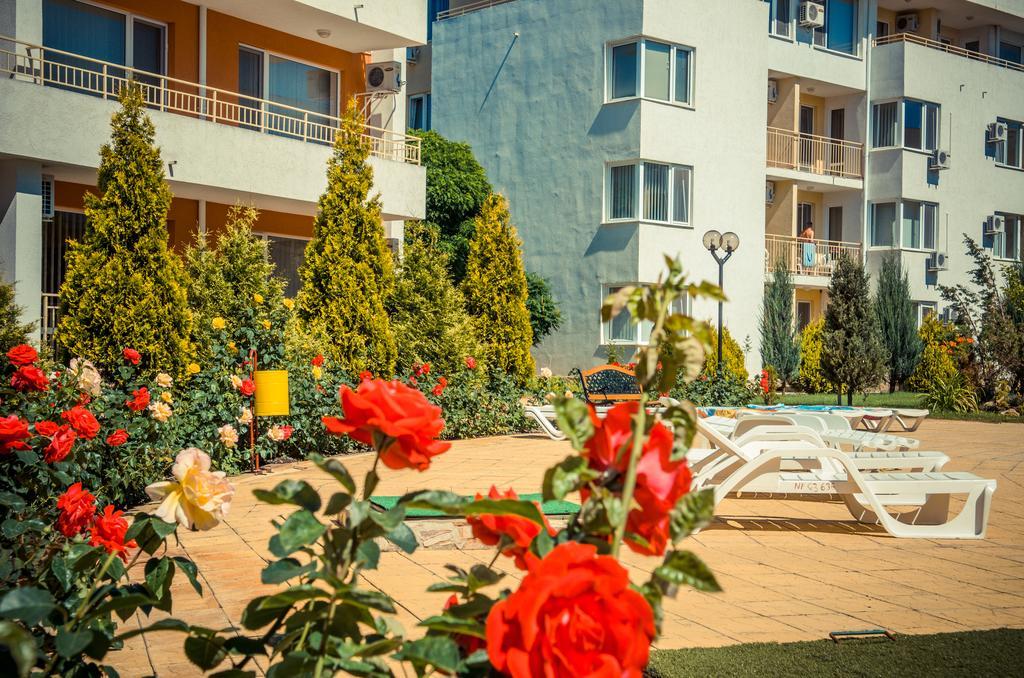 Waterpark Fort Apartments Pantai Sunny Bagian luar foto