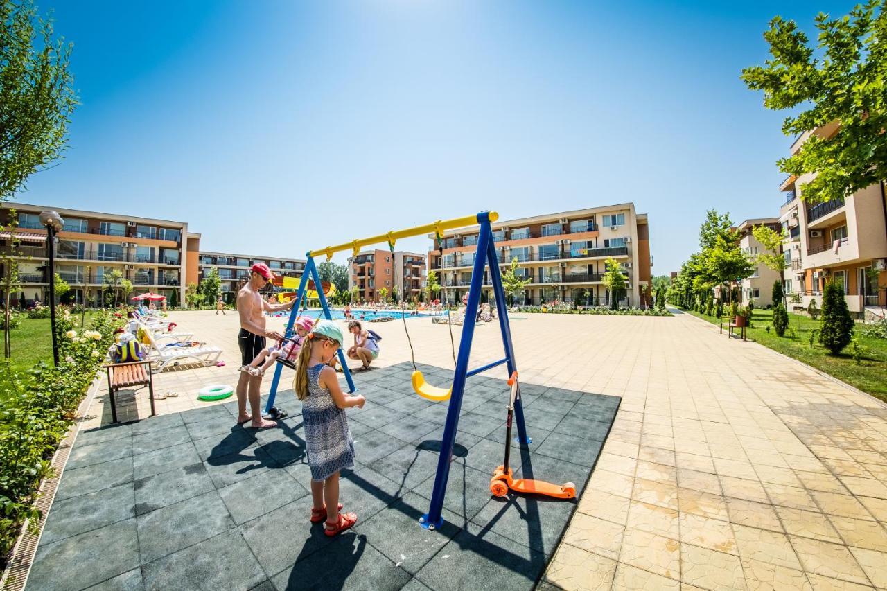 Waterpark Fort Apartments Pantai Sunny Bagian luar foto