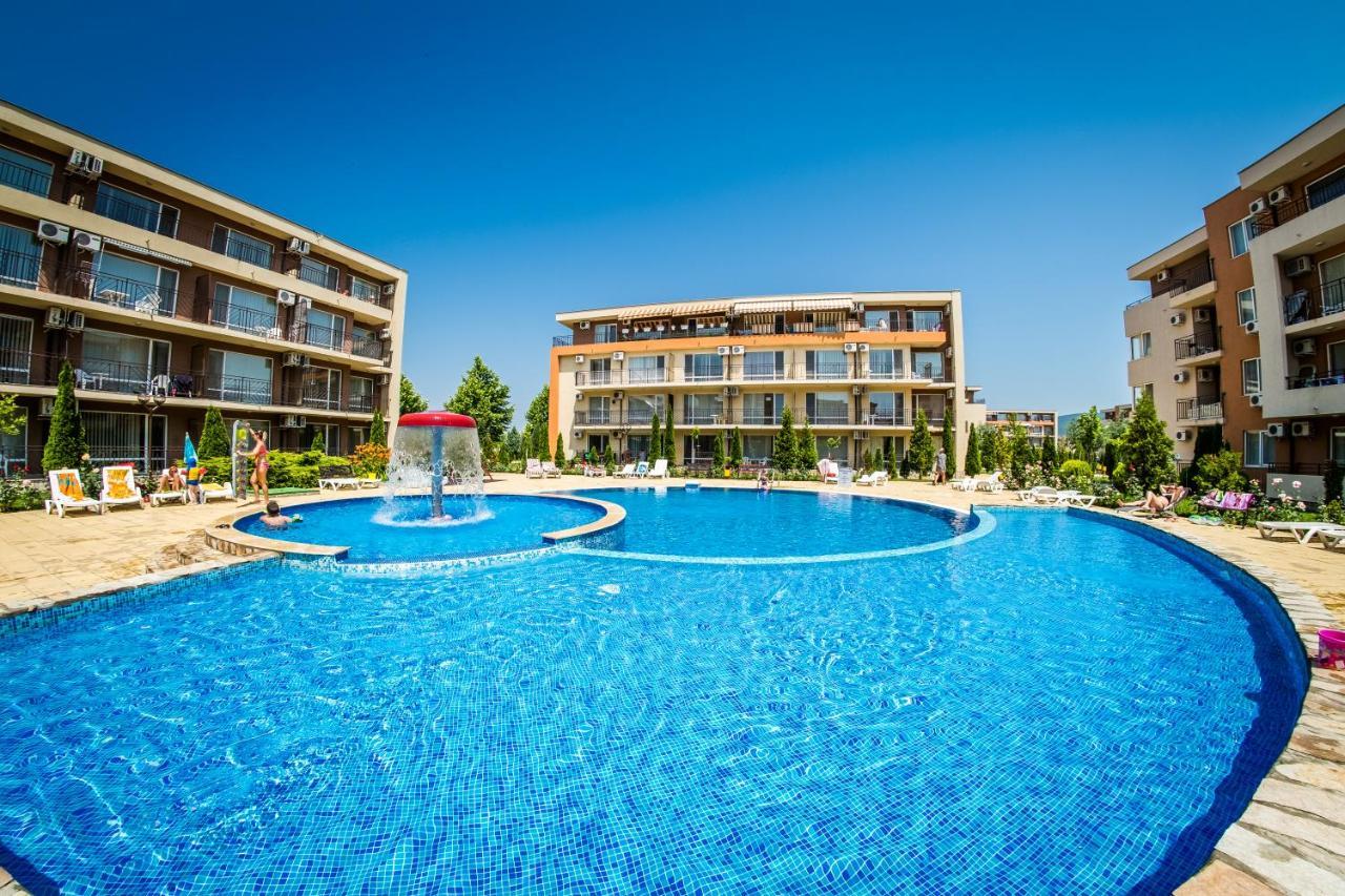 Waterpark Fort Apartments Pantai Sunny Bagian luar foto