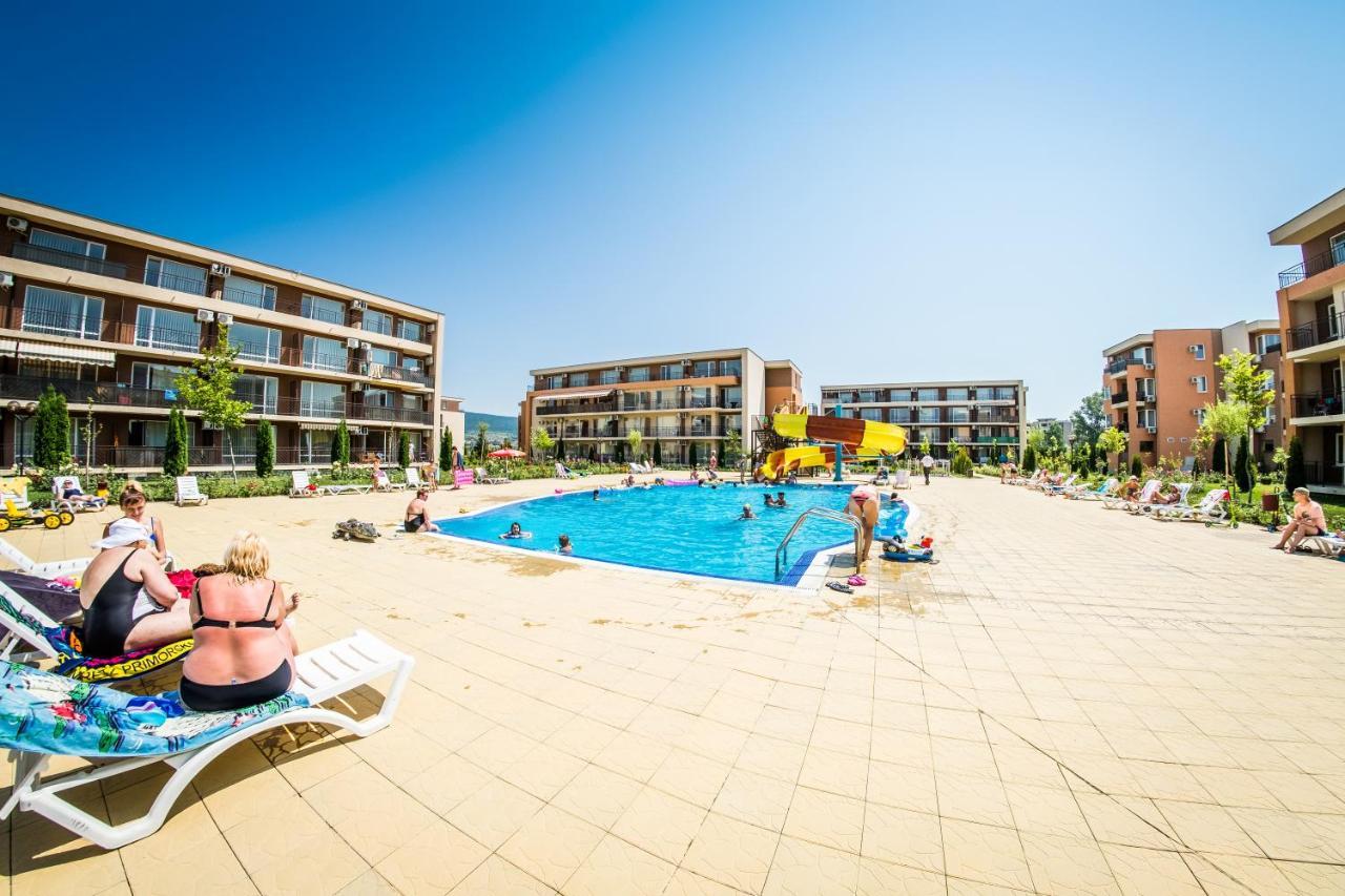Waterpark Fort Apartments Pantai Sunny Bagian luar foto