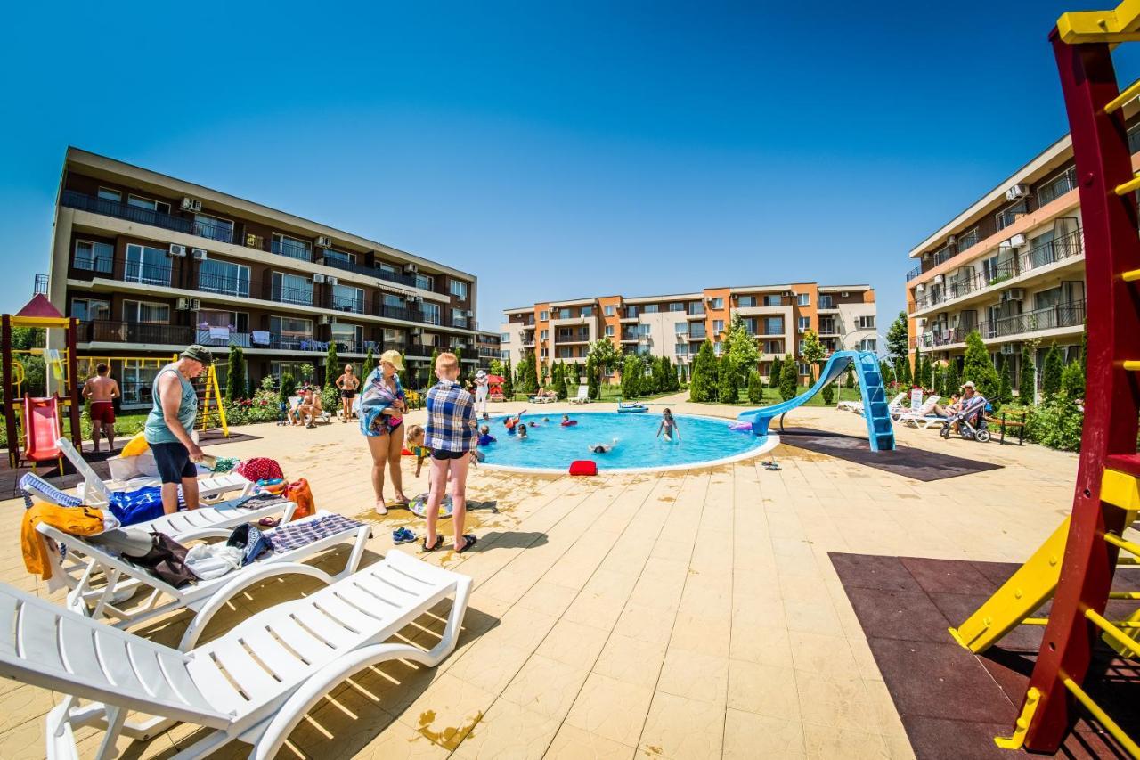 Waterpark Fort Apartments Pantai Sunny Bagian luar foto
